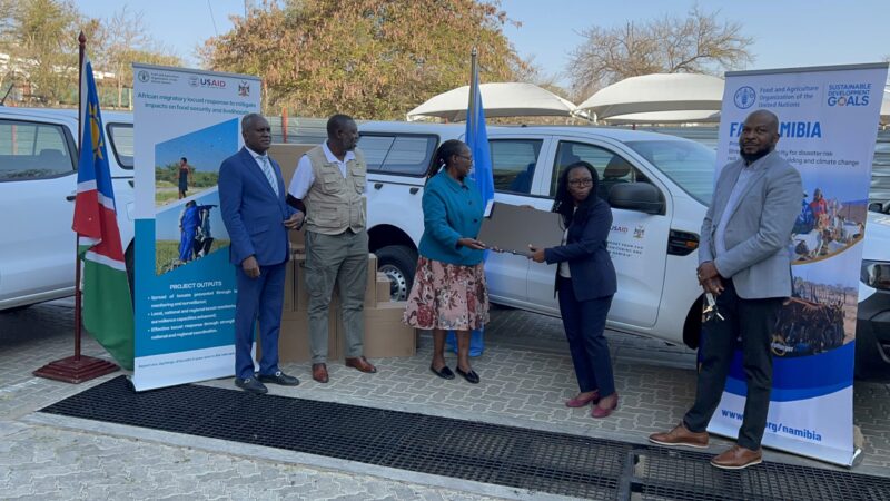 FAO hands over new vehicles and computers to strengthen locust surveillance and early warning in Namibia